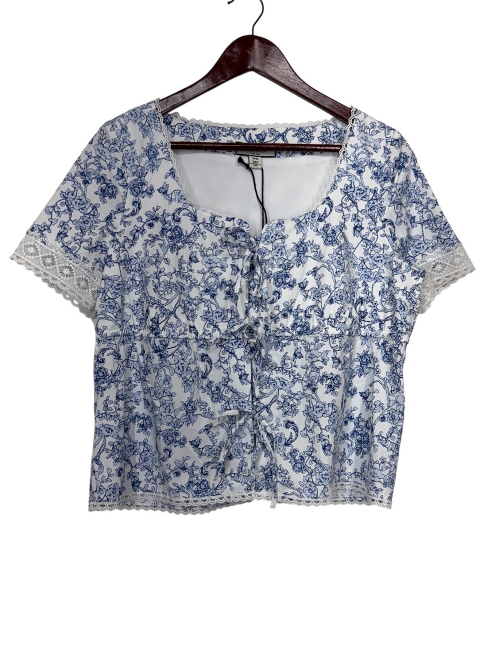 Bagatelle Blue Floral Vine Lace Trim White Blouse W/ Three Tied Stretch Front